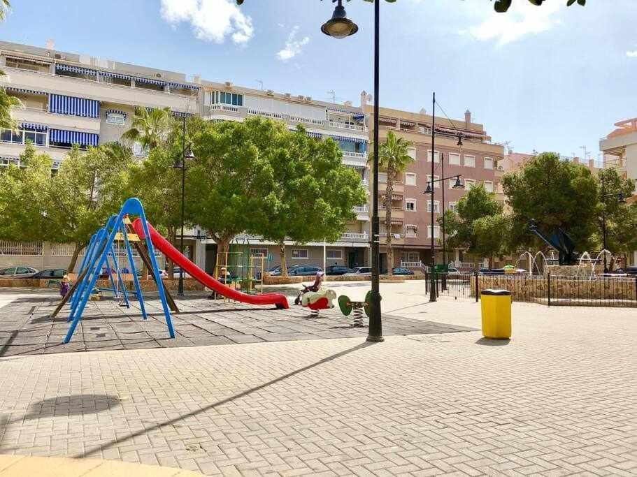 Apartamento Pink Sweet Home Torrevieja Exterior foto